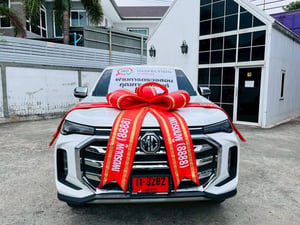 NEW MG EXTENDER DBL 2.0 GRAND-X AUTO ปีจด2026 (รุ่น TOP) ราคาพิเศษ(ประหยัดกว่าออกห้างไปหลายแสน ได้รถสภาพป้ายแดง คุ้มที่สุด) ความโดดเด่นที่คันนี้ยืนหนึ่ง รุ่น TOP (GRAND-X): เกียร์ออโต้ ขับสบาย ออปชั่นจัดเต็ม ดีไซน์ดุดันทันสมัย ~ไมล์น้อยจัด: วิ่งมาเพียง 94,xxx กม. เท่านั้น ~โปรโมชั่นจัดหนัก 