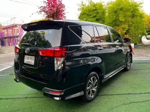  TOYOTA INNOVA รุ่น CRYSTA เครื่อง2.8cc. เกียร์ AUTO ปี 2022  ราคาถูกที่สุด: (ได้ Innova Crysta ปีใหม่ เครื่องดีเซล ในราคานี้ คุ้มค่าที่สุด!) 