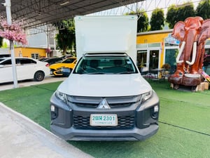  MITSU TRITON SINGLE CAB รุ่น GL เครื่อง2.5cc.เกียร์ธรรม  ปี 2022 รถกระบะตู้บรรทุกCARGO-BOX  สภาพสวย 