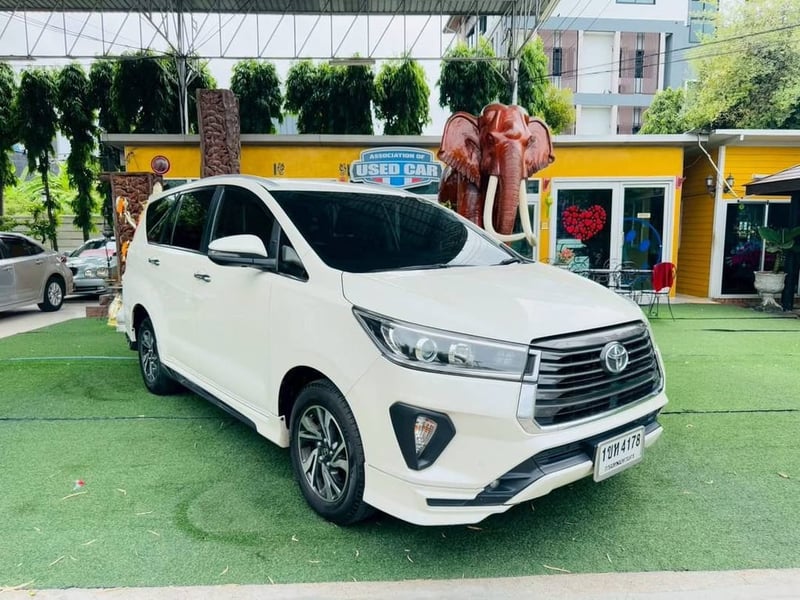 TOYOTA INNOVA CRYSTA เครื่อง2.8cc. AUTO ปี2021 TOYOTA INNOVA CRYSTA เครื่อง2.8cc. AUTO ปี2021