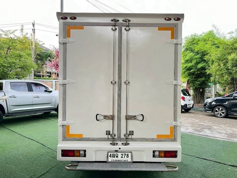  TOYOTA REVO SINGLECAB  รุ่น ตัว J เครื่อง2.4cc.เกียร์ธรรม  ปี 2019 รถกระบะตู้บรรทุกตู้CARGO-BOX  