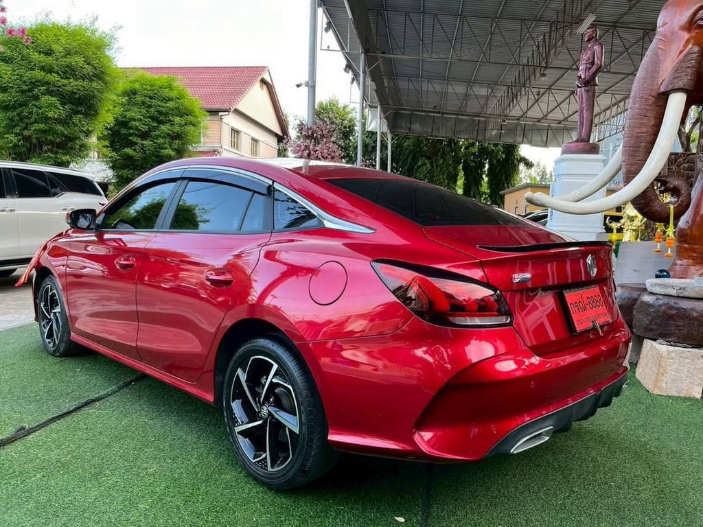   MG MG5 1.5 X  รุ่น TOPมีซันรูฟ  มี i-smart AUTO ปี 2025 มีบุ๊คเซอร์วิส กุญแจ ครบ 2 ชุด ไมล์แท้ 9,xxx กม.  มีรับประกันศูนย์ ถึงปี2027 