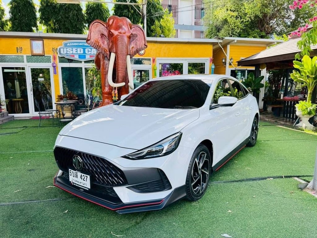   MG MG5 ตัว X มีSUNROOF เกียร์AUTO ปี2024 เครื่องเบนซิน TOP X Sunroof i-smart ไมล์แท้ 16,xxx กม 