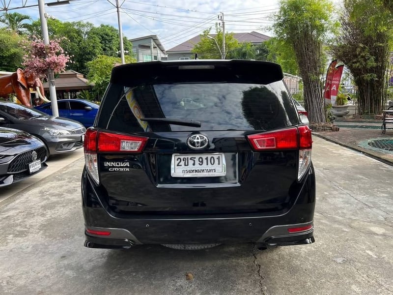 TOYOTA INNOVA CRYSTA PREMIUM เครื่อง2.8cc. AUTO ปี 2022