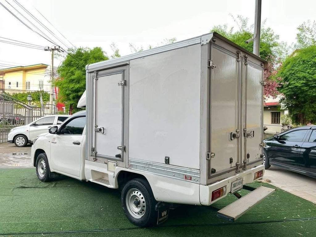  TOYOTA REVO SINGLECAB  รุ่น ตัว J เครื่อง2.4cc.เกียร์ธรรม  ปี 2019 รถกระบะตู้บรรทุกCARGO-BOX  สภาพสวย พร้อมใช้งาน! ไมล์แท้100%คะ 