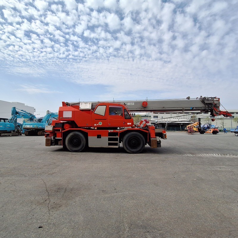 รถเครน 25 ตัน Tadano GR250N-1 ปี 2004 รถเครน 25 ตัน Tadano GR250N-1 ปี 2004