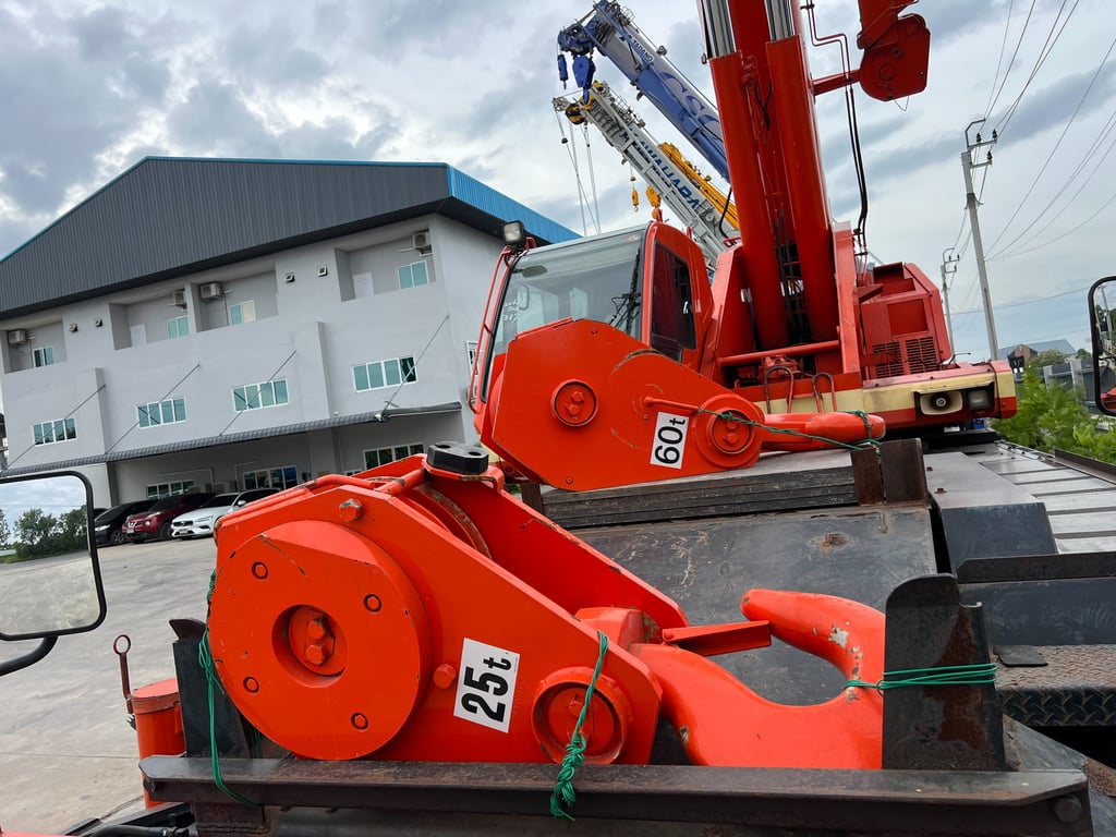 รถเครน 60 ตัน 8 ล้อ TADANO GR600N-2 ปี 2012
