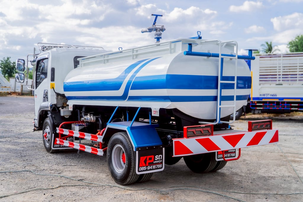 ISUZU FRR 210แรงม้า รถบรรทุก 6ล้อ บรรทุกน้ำ ปี2016 เลขไมล์ 120,706 กม. ISUZU FRR 210แรงม้า รถบรรทุก 6ล้อ บรรทุกน้ำ ปี2016 เลขไมล์ 120,706 กม.