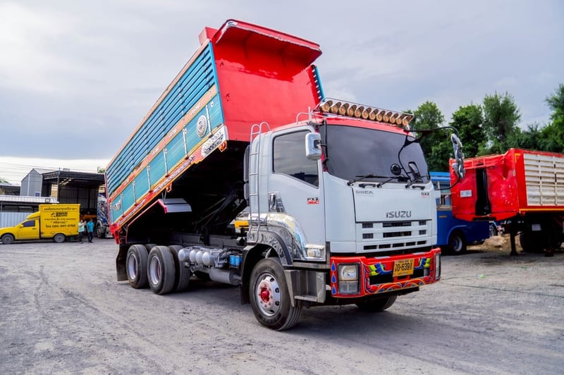 ISUZU GXZ 360แรงม้า รถบรรทุก 10ล้อ ดั้มพ์ แม่+ลูก ISUZU GXZ 360แรงม้า รถบรรทุก 10ล้อ ดั้มพ์ แม่+ลูก