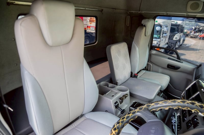 UD TRUCKS GWE 390แรงม้า รถบรรทุก หัวลาก 10ล้อ หัวลาก เฉพาะหัว ปี2021