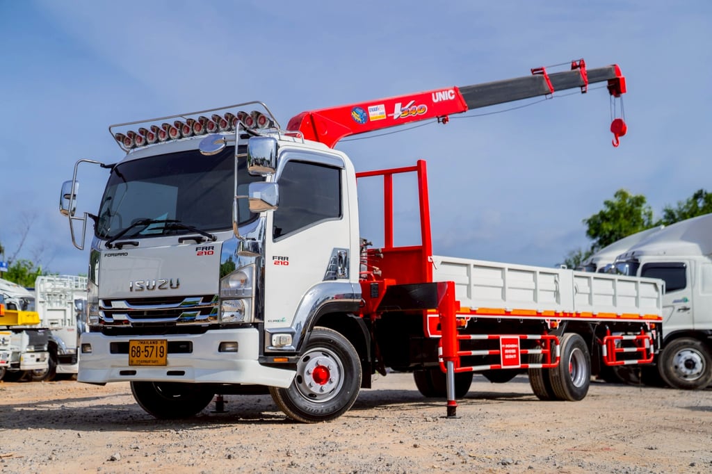 รถเครน ISUZU FRR 210แรงม้า รถบรรทุก 6ล้อ กระบะเหล็กติดเครน ปี2019