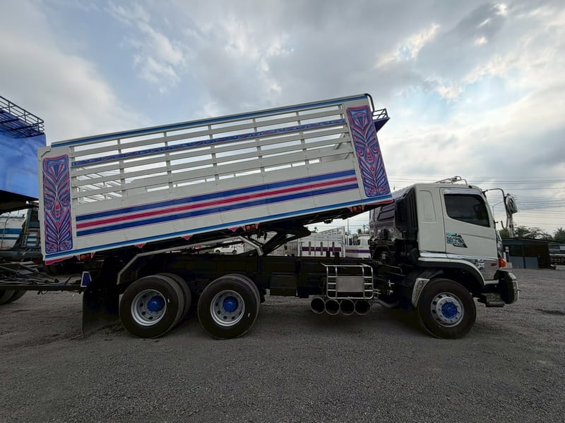 HINO FM 344แรงม้า รถบรรทุก 10ล้อ ดั้มพ์ ปี2017 HINO FM 344แรงม้า รถบรรทุก 10ล้อ ดั้มพ์ ปี2017
