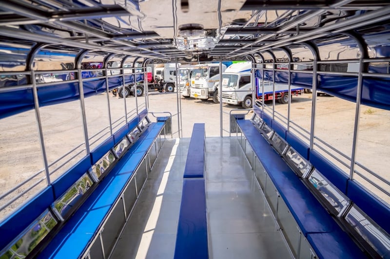 ISUZU FRR 210แรงม้า รถบรรทุก 6ล้อ สองแถว ปี2013 ISUZU FRR 210แรงม้า รถบรรทุก 6ล้อ สองแถว ปี2013