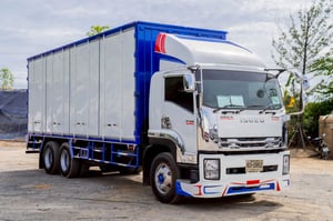 ISUZU FVM 240แรงม้า รถบรรทุก 10ล้อ ตู้แห้ง ปี2016 ISUZU FVM 240แรงม้า รถบรรทุก 10ล้อ ตู้แห้ง ปี2016