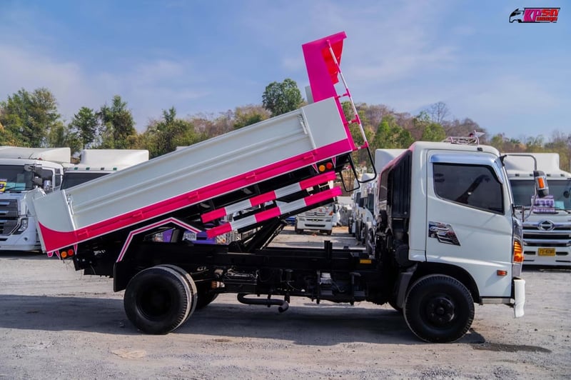 HINO FC 210แรงม้า รถบรรทุก 6ล้อ ดั้มพ์ ปี2017 HINO FC 210แรงม้า รถบรรทุก 6ล้อ ดั้มพ์ ปี2017