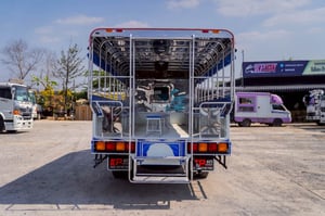 ISUZU FRR 210แรงม้า รถบรรทุก 6ล้อ สองแถว ปี2013