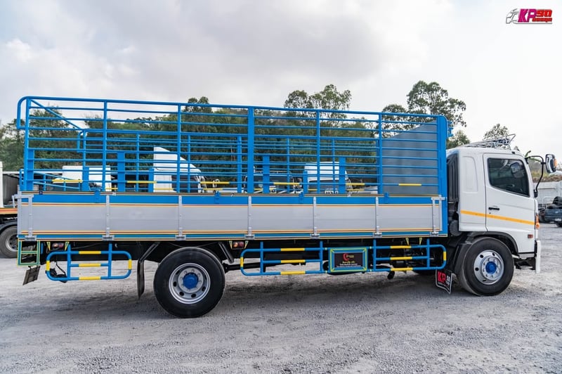 HINO FG 212แรงม้า รถบรรทุก 6ล้อ กระบะคอกสูง ปี2013 เลขไมล์ 42,331 กม. HINO FG 212แรงม้า รถบรรทุก 6ล้อ กระบะคอกสูง ปี2013 เลขไมล์ 42,331 กม.