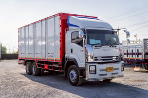 ISUZU FTR 240แรงม้า รถบรรทุก 10ล้อ ตู้แห้ง ปี2021 ISUZU FTR 240แรงม้า รถบรรทุก 10ล้อ ตู้แห้ง ปี2021