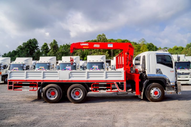 ISUZU FVM 240แรงม้า รถบรรทุก 10ล้อ กระบะเหล็กติดเครน ปี2017 ISUZU FVM 240แรงม้า รถบรรทุก 10ล้อ กระบะเหล็กติดเครน ปี2017