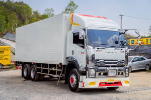 ISUZU FVM 300แรงม้า รถบรรทุก 10ล้อ ตู้เย็น ปี2017 ISUZU FVM 300แรงม้า รถบรรทุก 10ล้อ ตู้เย็น ปี2017