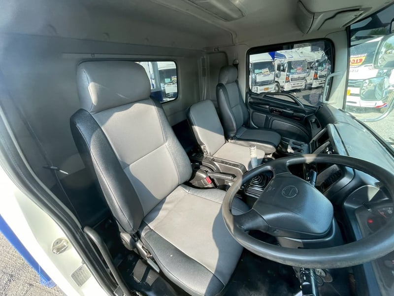 HINO FM 251แรงม้า รถบรรทุก 10ล้อ กระบะเหล็กติดเครน ปี2015