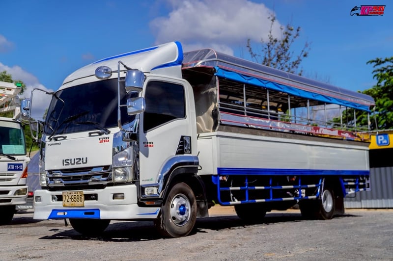 ISUZU FRR 210แรงม้า รถบรรทุก 6ล้อ สองแถว ปี2017