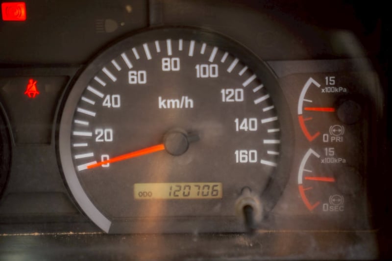 ISUZU FRR 210แรงม้า รถบรรทุก 6ล้อ บรรทุกน้ำ ปี2016 เลขไมล์ 120,706 กม.