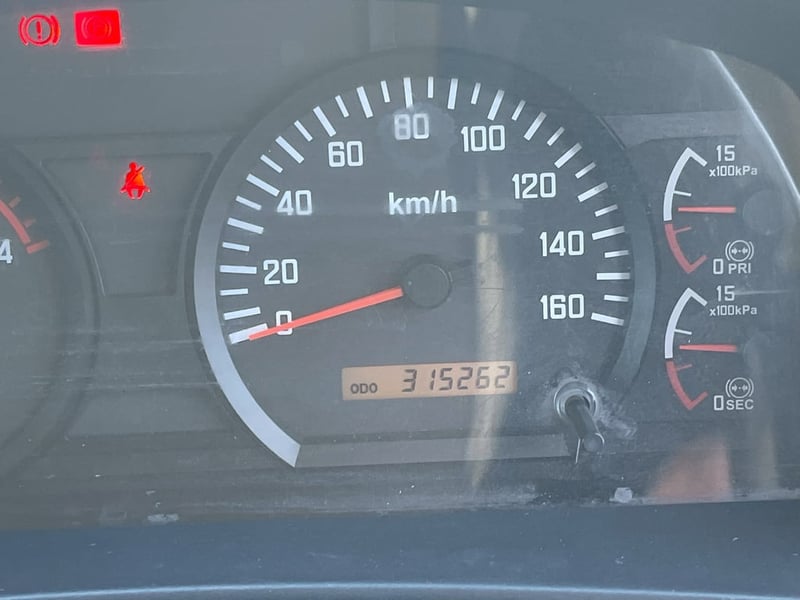 ISUZU FRR 210แรงม้า รถบรรทุก 6ล้อ ตู้แห้ง ปี2009 ISUZU FRR 210แรงม้า รถบรรทุก 6ล้อ ตู้แห้ง ปี2009
