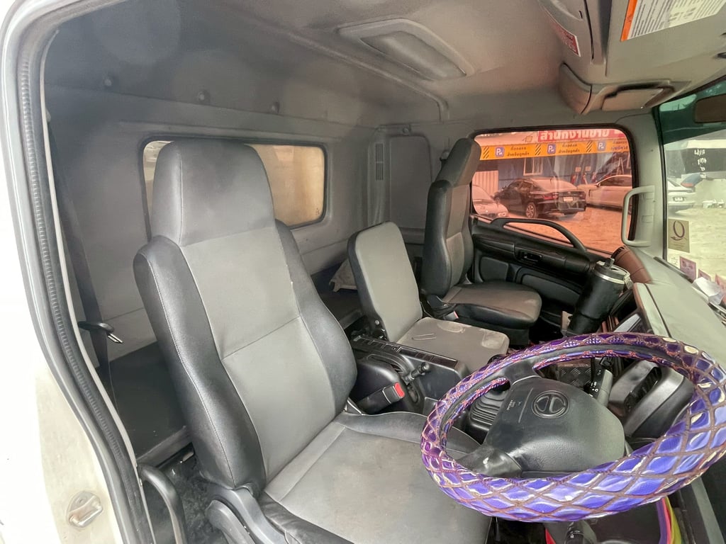 HINO FM 260แรงม้า รถบรรทุก 10ล้อ บรรทุกอาหารสัตว์ ปี2020 HINO FM 260แรงม้า รถบรรทุก 10ล้อ บรรทุกอาหารสัตว์ ปี2020