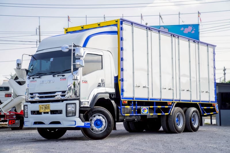 ISUZU FVM 240แรงม้า รถบรรทุก 10ล้อ ตู้แห้ง ปี2022 เลขไมล์ 200,781 กม.