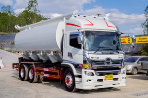 HINO FM 260แรงม้า รถบรรทุก 10ล้อ บรรทุกอาหารสัตว์ ปี2020 HINO FM 260แรงม้า รถบรรทุก 10ล้อ บรรทุกอาหารสัตว์ ปี2020