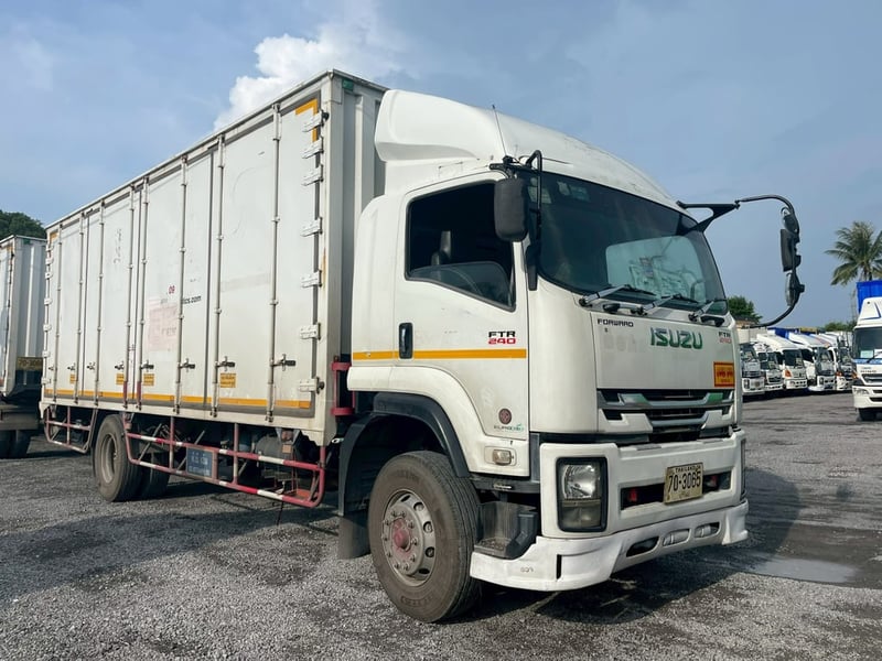 ISUZU FTR240 ตู้ 6ล้อ