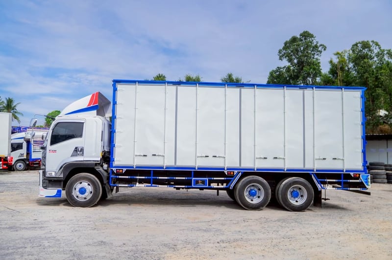 ISUZU FVM 240แรงม้า รถบรรทุก 10ล้อ ตู้แห้ง ปี2016 ISUZU FVM 240แรงม้า รถบรรทุก 10ล้อ ตู้แห้ง ปี2016
