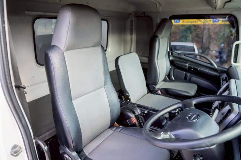 HINO FM 260แรงม้า รถบรรทุก 10ล้อ บรรทุกอาหารสัตว์ ปี2020 HINO FM 260แรงม้า รถบรรทุก 10ล้อ บรรทุกอาหารสัตว์ ปี2020