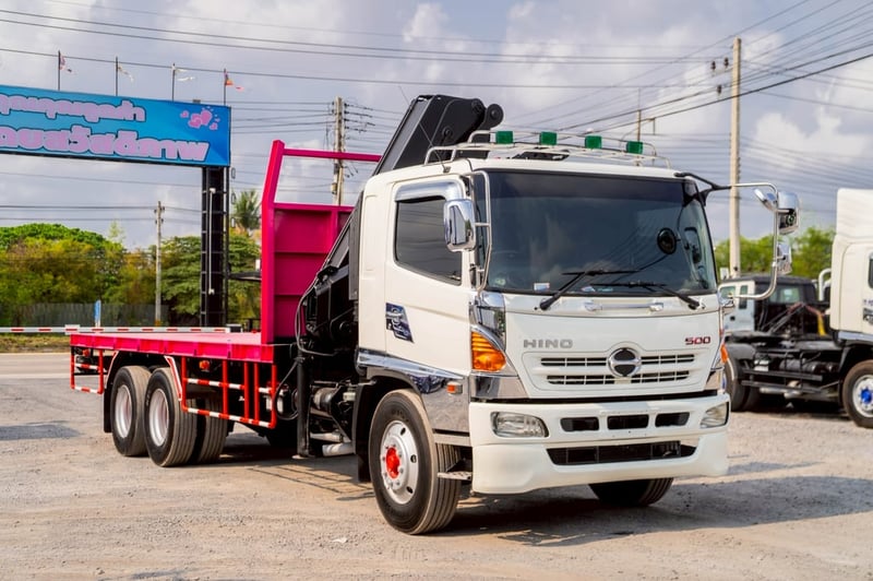 HINO FG 212แรงม้า รถบรรทุก 6ล้อ กระบะเหล็กติดเครน ปี2013 HINO FG 212แรงม้า รถบรรทุก 6ล้อ กระบะเหล็กติดเครน ปี2013