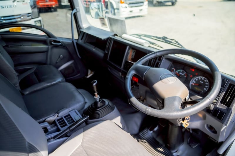 ISUZU FRR 210แรงม้า รถบรรทุก 6ล้อ สองแถว ปี2013