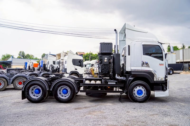 ISUZU GXZ 360แรงม้า รถบรรทุก หัวลาก 10ล้อ พร้อมเครื่องปั่นไฟ ISUZU GXZ 360แรงม้า รถบรรทุก หัวลาก 10ล้อ พร้อมเครื่องปั่นไฟ