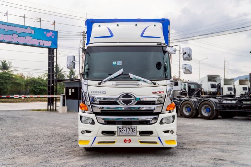 HINO FL 260แรงม้า รถบรรทุก 10ล้อ ตู้แห้ง ปี2017