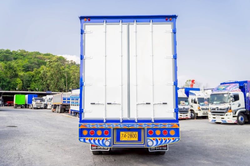 ISUZU FVM 240แรงม้า รถบรรทุก 10ล้อ ตู้แห้ง ปี2022 เลขไมล์ 200,781 กม. ISUZU FVM 240แรงม้า รถบรรทุก 10ล้อ ตู้แห้ง ปี2022 เลขไมล์ 200,781 กม.