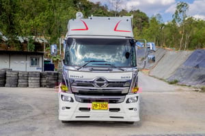 HINO FM 260แรงม้า รถบรรทุก 10ล้อ บรรทุกอาหารสัตว์ ปี2020 HINO FM 260แรงม้า รถบรรทุก 10ล้อ บรรทุกอาหารสัตว์ ปี2020