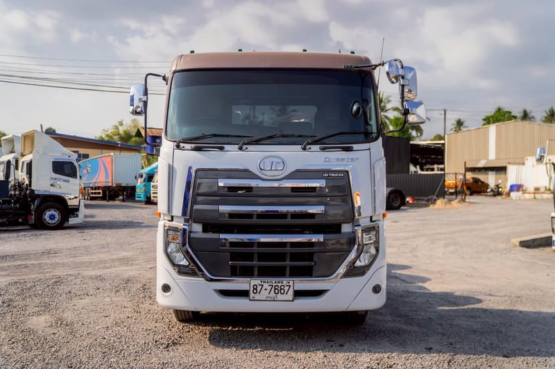 UD GWE 370แรงม้า รถบรรทุก 12ล้อ หัวลาก เฉพาะหัว ปี2020 UD GWE 370แรงม้า รถบรรทุก 12ล้อ หัวลาก เฉพาะหัว ปี2020
