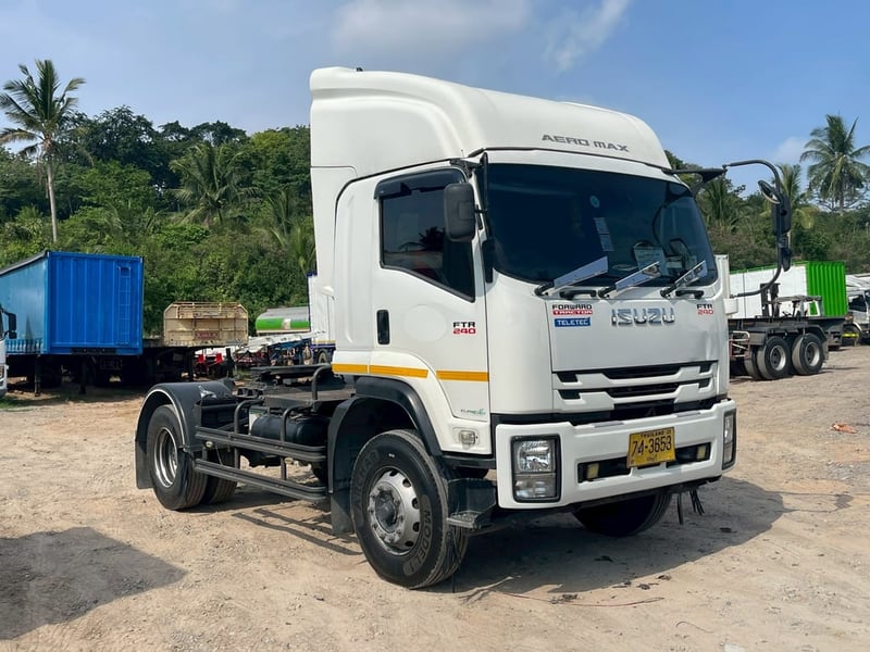 ISUZU FTR 240แรงม้า รถบรรทุก 6ล้อ หัวลาก เฉพาะหัว ปี2022