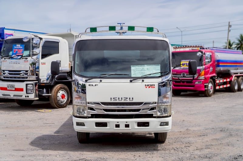 ISUZU FRR 190แรงม้า รถบรรทุก 6ล้อ บรรทุกน้ำ ปี2016 ISUZU FRR 190แรงม้า รถบรรทุก 6ล้อ บรรทุกน้ำ ปี2016