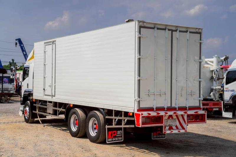 ISUZU FVM 300แรงม้า รถบรรทุก 10ล้อ ตู้เย็น ปี2017 ISUZU FVM 300แรงม้า รถบรรทุก 10ล้อ ตู้เย็น ปี2017
