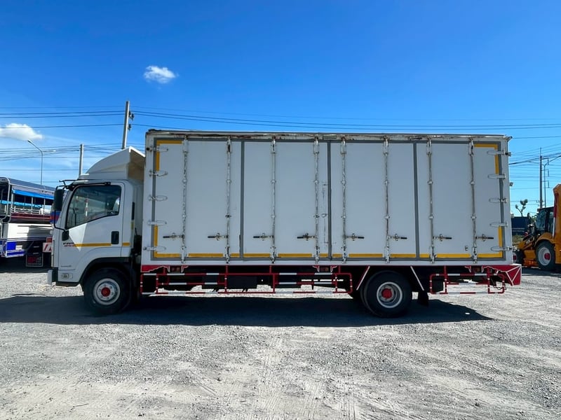 ISUZU FRR 210แรงม้า รถบรรทุก 6ล้อ ตู้แห้ง ปี2009 ISUZU FRR 210แรงม้า รถบรรทุก 6ล้อ ตู้แห้ง ปี2009