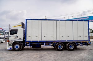 HINO FL 260แรงม้า รถบรรทุก 10ล้อ ตู้แห้ง ปี2017