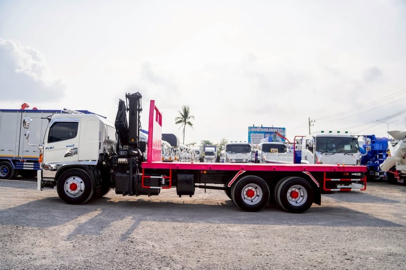 HINO FG 212แรงม้า รถบรรทุก 6ล้อ กระบะเหล็กติดเครน ปี2013 HINO FG 212แรงม้า รถบรรทุก 6ล้อ กระบะเหล็กติดเครน ปี2013