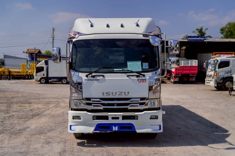ISUZU FRR 210แรงม้า รถบรรทุก 6ล้อ สองแถว ปี2013