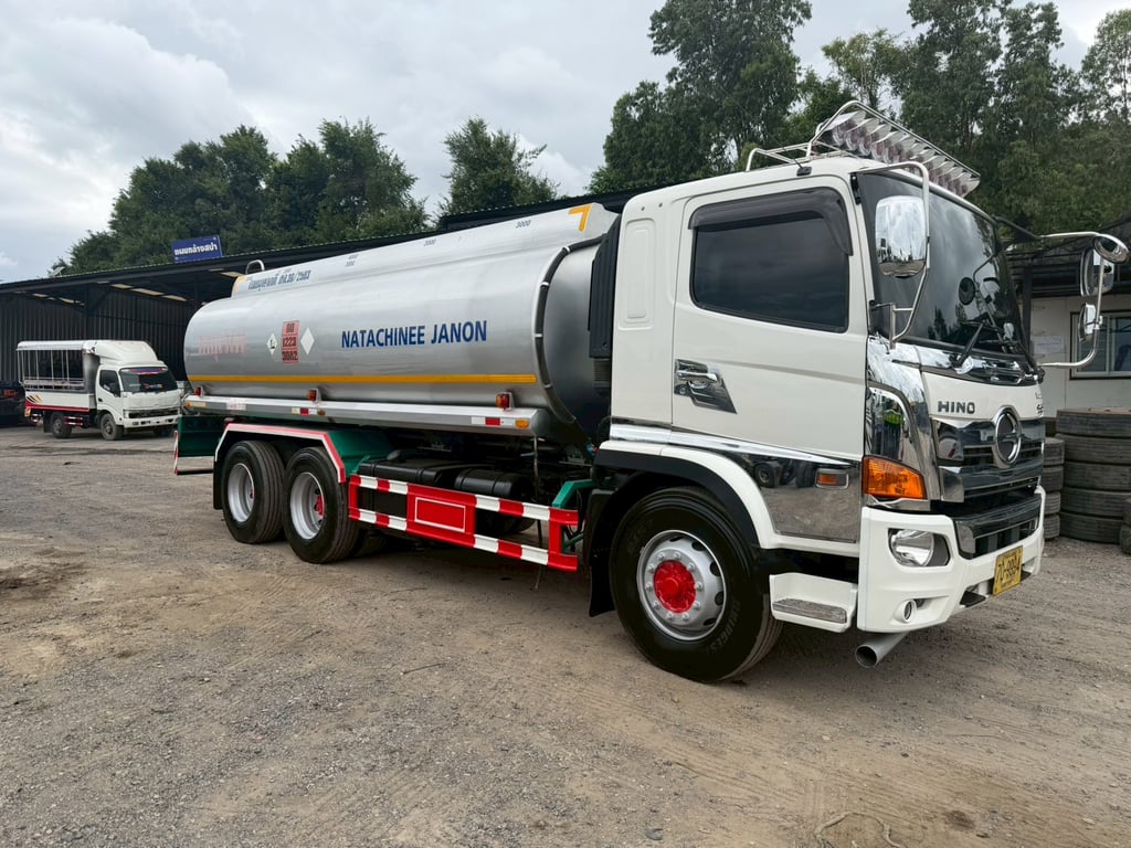 รถน้ำมัน HINO FL8J 260 แรงม้า 10 ล้อ บรรทุกนำ้มัน 15000 ลิตร รถน้ำมัน HINO FL8J 260 แรงม้า 10 ล้อ บรรทุกนำ้มัน 15000 ลิตร