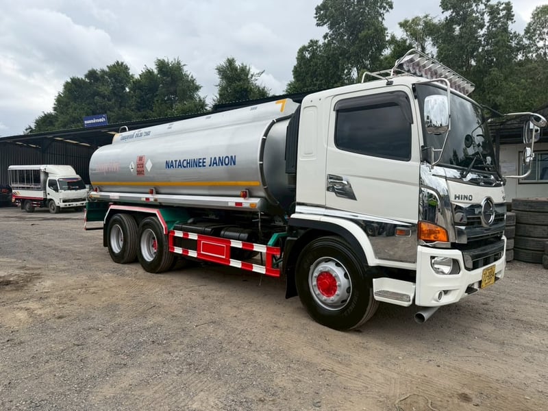 รถน้ำมัน HINO FL8J 260 แรงม้า 10 ล้อ บรรทุกนำ้มัน 15000 ลิตร